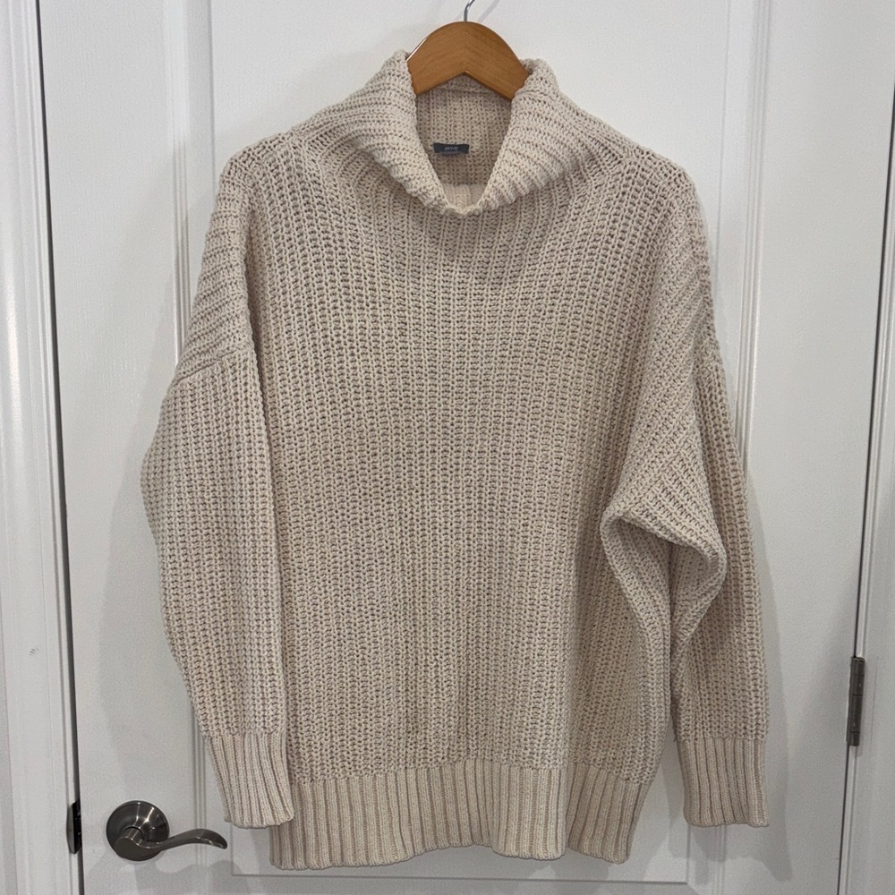 Aerie chunky knit turtleneck sweater in an off-white or cream color wise small - Picture 2 of 7